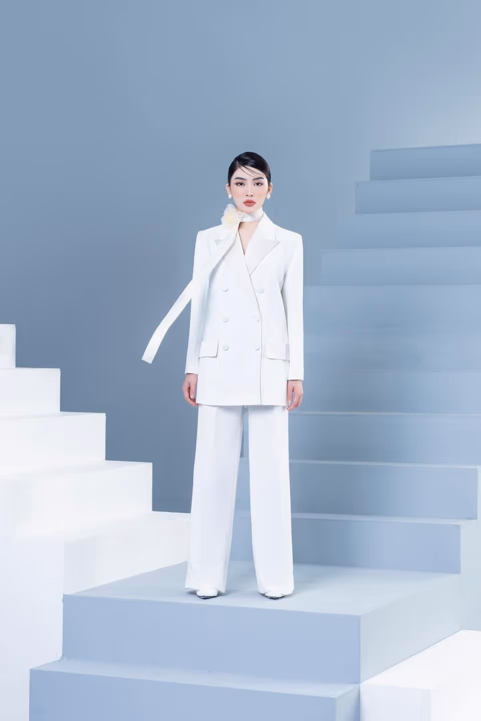 WHITE TAYLOR SET