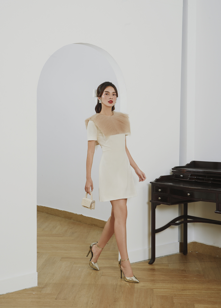 THE   PETALS BEIGE