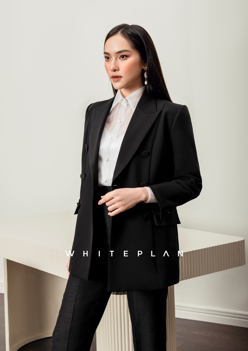 BLACK TAYLOR JACKET