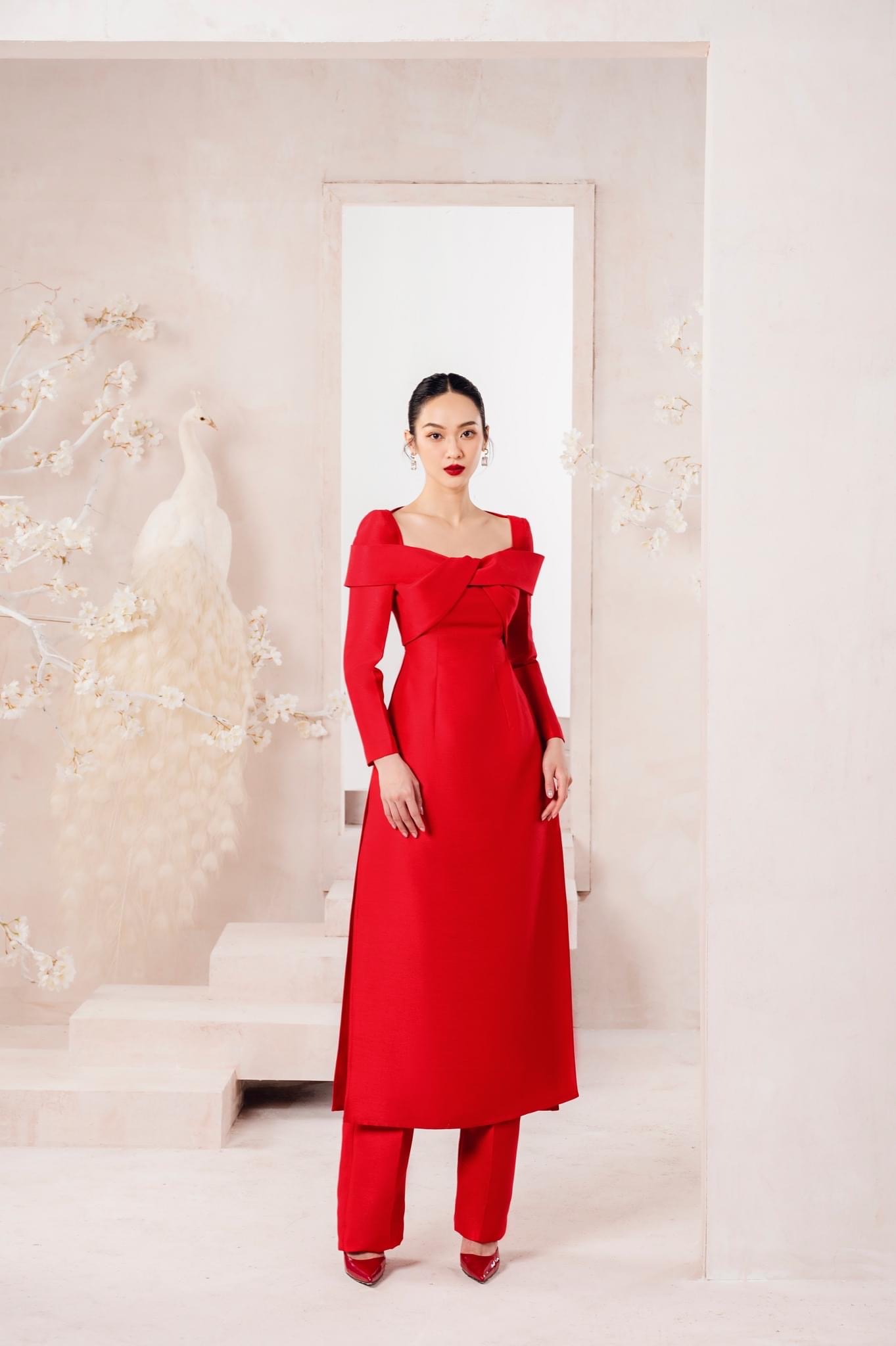 AODAI RED HOLIDAY 2