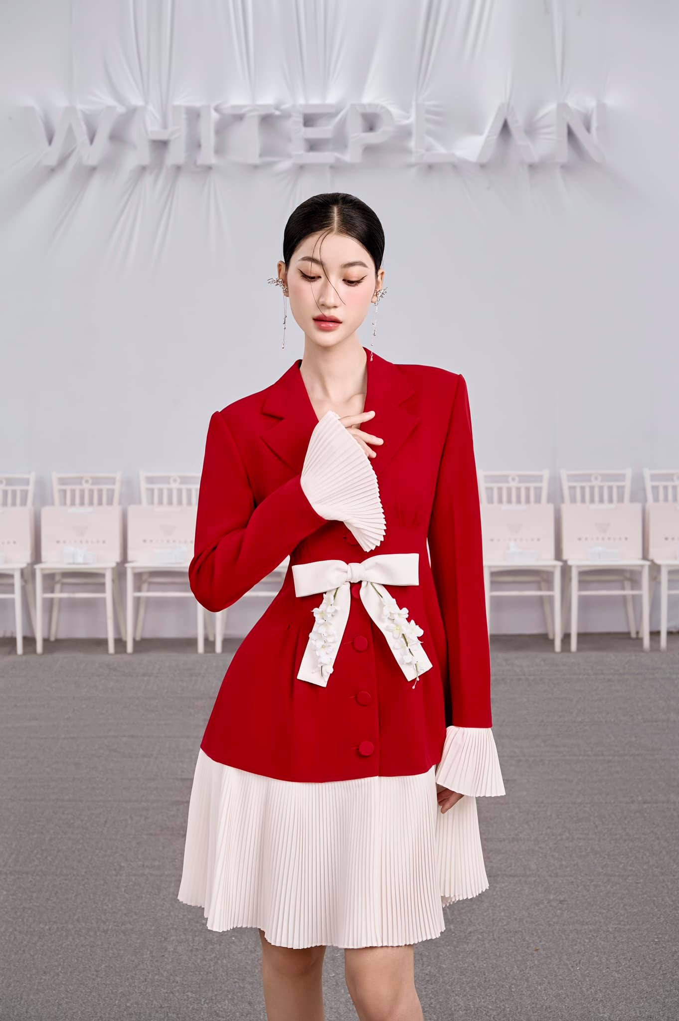 FLASHING LIGHT