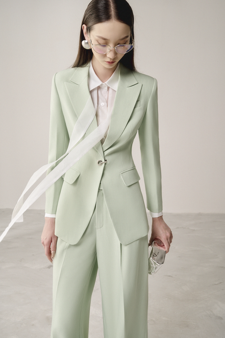 GRAVEN SUIT